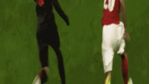 西班牙歐國聯決賽力戰平局 克羅地亞，西蒙英雄救主，西班牙逆轉奪冠寫下新篇章！